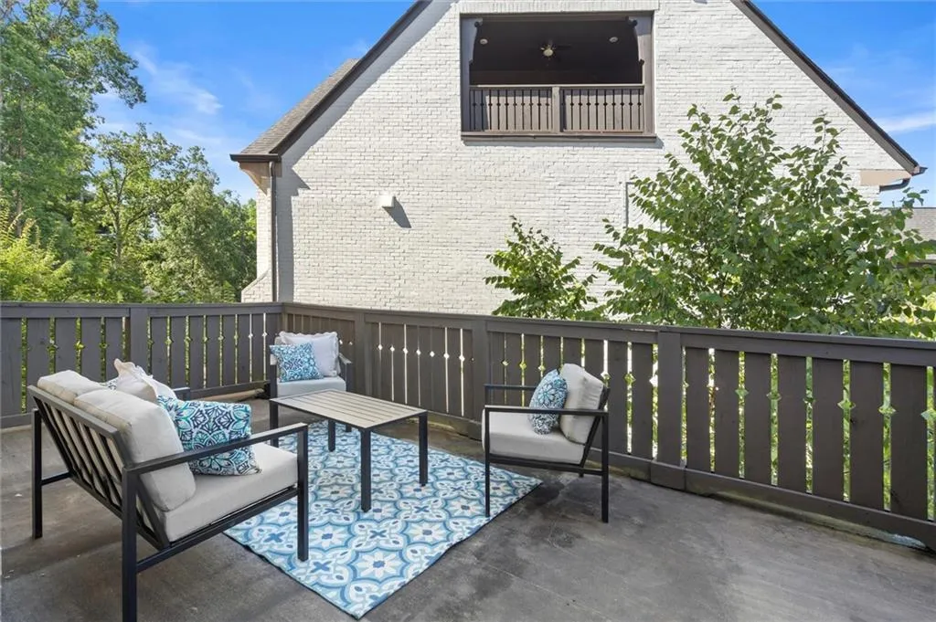 6601 Cadence Boulevard, Atlanta, Georgia 30328, 3 Bedrooms Bedrooms, ,4 BathroomsBathrooms,Residential,For Sale,6601 Cadence Boulevard,7617309