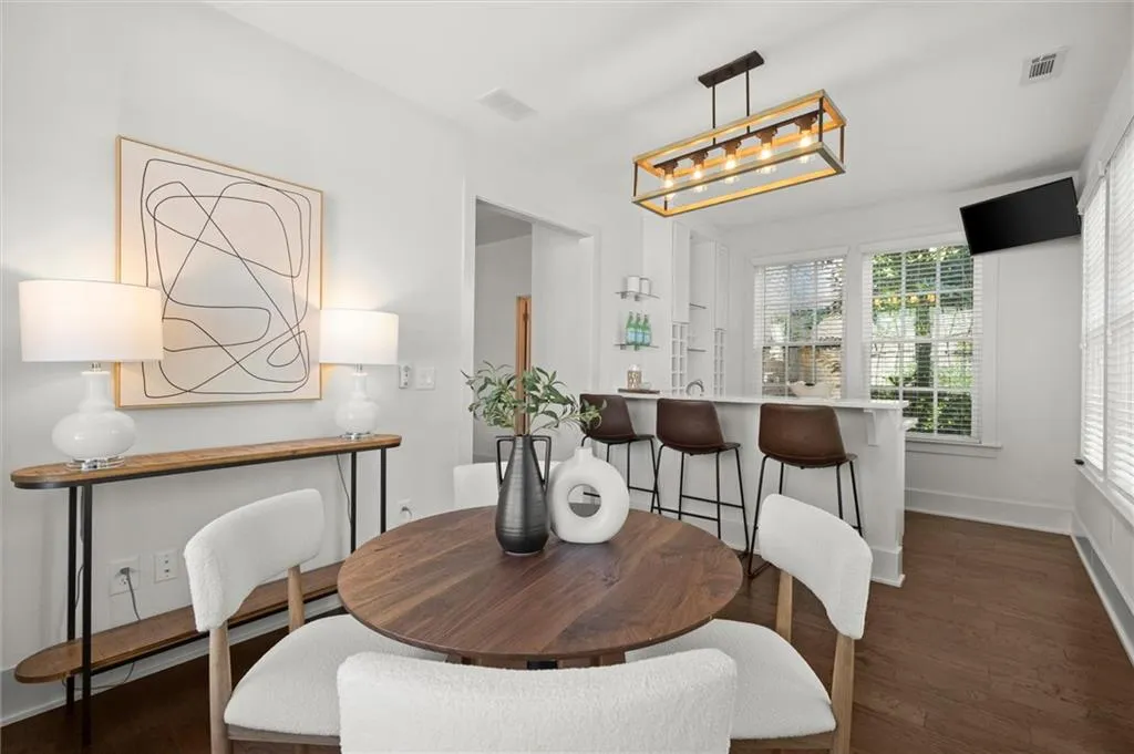 6601 Cadence Boulevard, Atlanta, Georgia 30328, 3 Bedrooms Bedrooms, ,4 BathroomsBathrooms,Residential,For Sale,6601 Cadence Boulevard,7617309