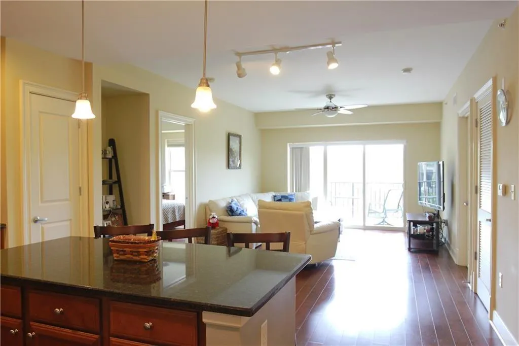 200 River Vista Drive Unit 641, Sandy Springs, Georgia 30339, 2 Bedrooms Bedrooms, ,2 BathroomsBathrooms,Residential,Sold,200 River Vista Drive Unit 641,6622443