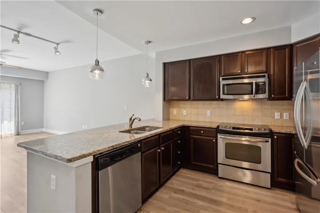 200 River Vista Drive Unit 429, Atlanta, Georgia 30339, 1 Bedroom Bedrooms, ,1 BathroomBathrooms,Residential,Sold,200 River Vista Drive Unit 429,7437681