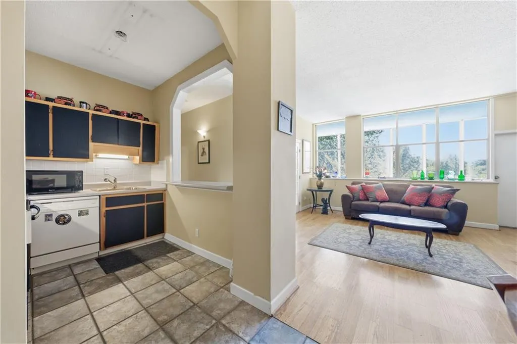 3060 Pharr Court North Nw Unit 223, Atlanta, Georgia 30305, 2 Bedrooms Bedrooms, ,1 BathroomBathrooms,Residential,For Sale,3060 Pharr Court North Nw Unit 223,7672514