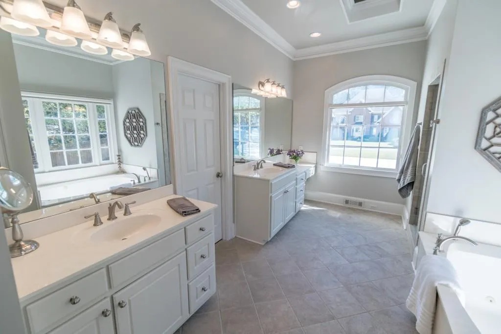 8410 Lazy Oaks Court, Sandy Springs, Georgia 30350, 6 Bedrooms Bedrooms, ,6 BathroomsBathrooms,Residential,Sold,8410 Lazy Oaks Court,6792774