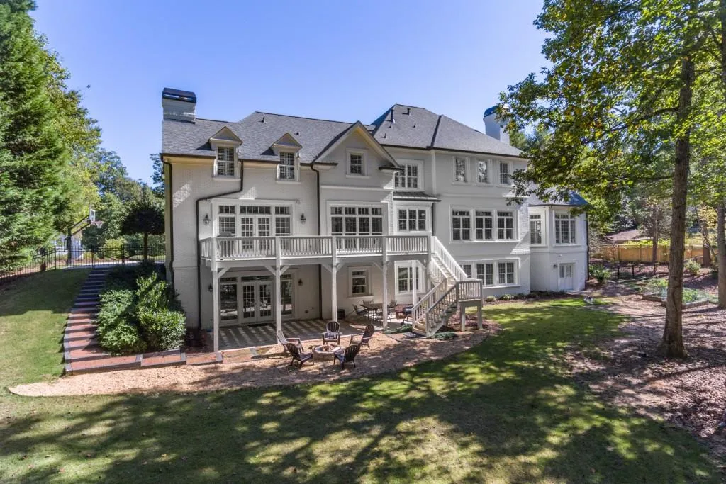 8410 Lazy Oaks Court, Sandy Springs, Georgia 30350, 6 Bedrooms Bedrooms, ,6 BathroomsBathrooms,Residential,Sold,8410 Lazy Oaks Court,6792774