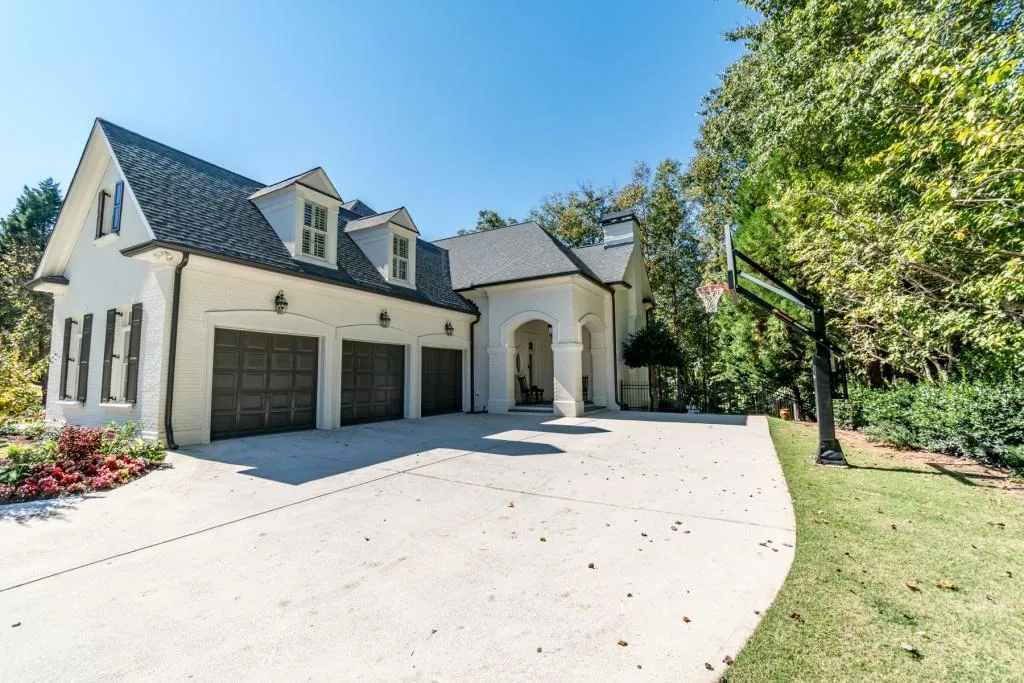 8410 Lazy Oaks Court, Sandy Springs, Georgia 30350, 6 Bedrooms Bedrooms, ,6 BathroomsBathrooms,Residential,Sold,8410 Lazy Oaks Court,6792774