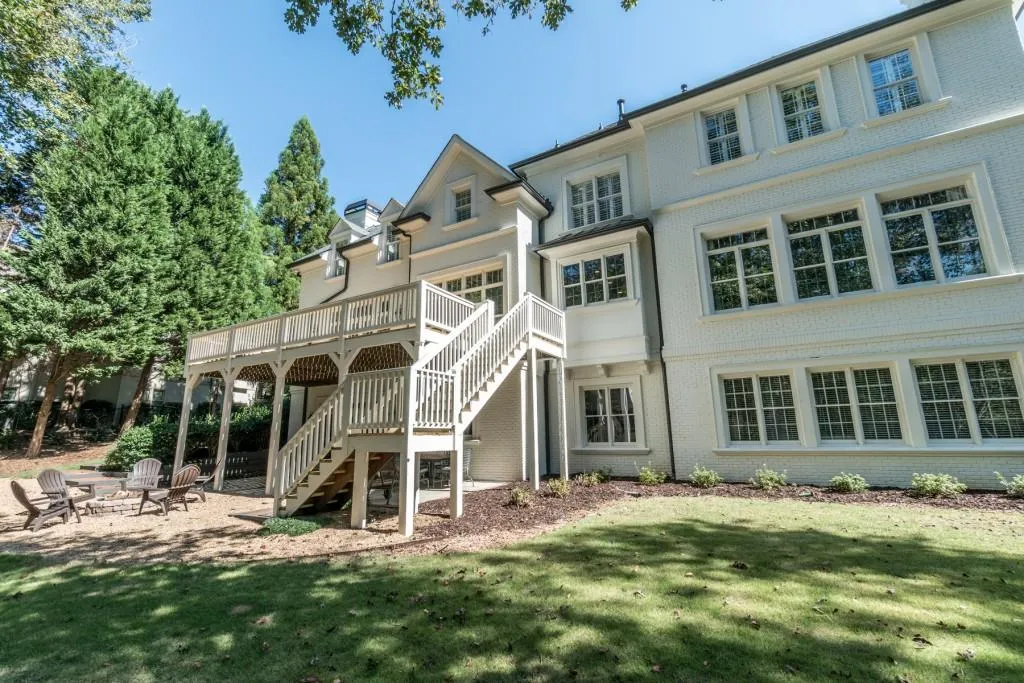8410 Lazy Oaks Court, Sandy Springs, Georgia 30350, 6 Bedrooms Bedrooms, ,6 BathroomsBathrooms,Residential,Sold,8410 Lazy Oaks Court,6792774