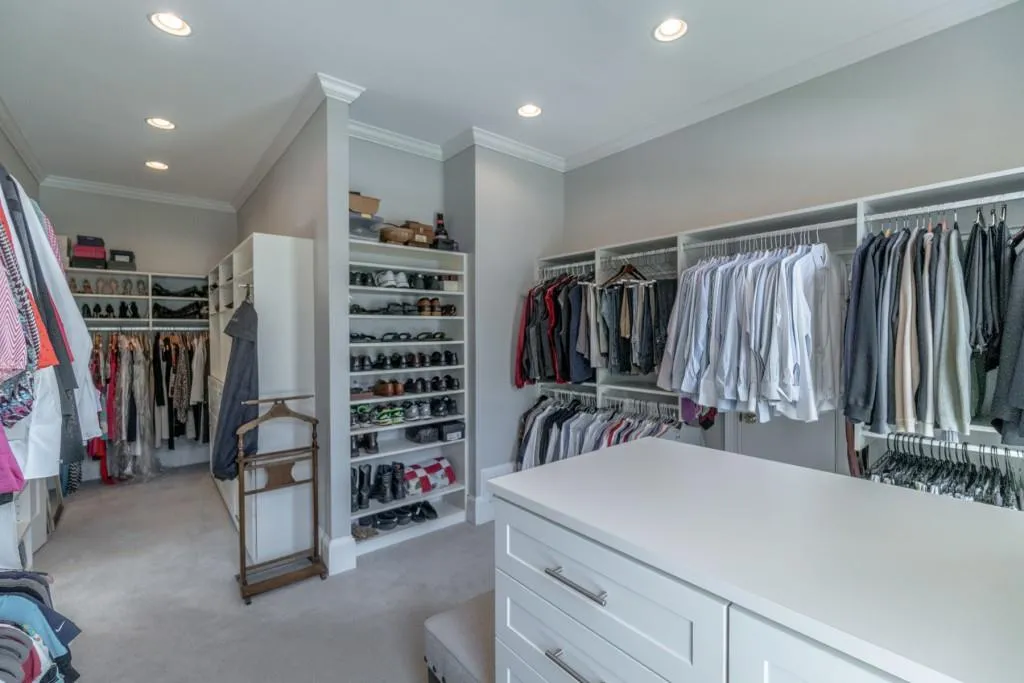 8410 Lazy Oaks Court, Sandy Springs, Georgia 30350, 6 Bedrooms Bedrooms, ,6 BathroomsBathrooms,Residential,Sold,8410 Lazy Oaks Court,6792774