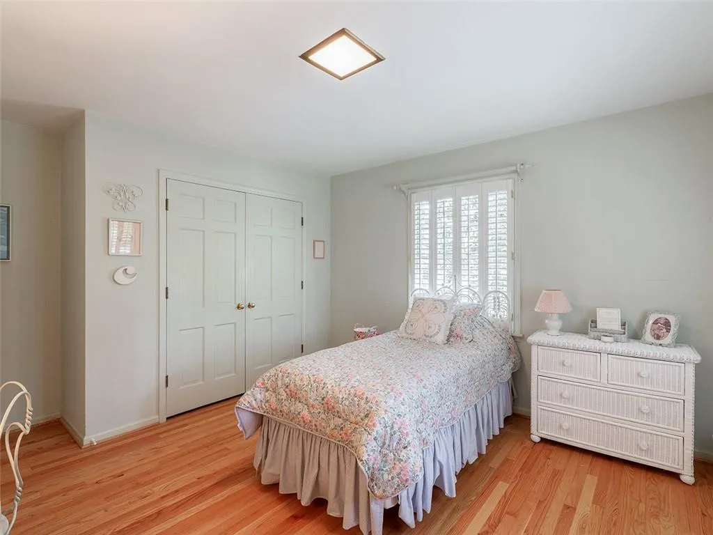 910 Edgewater Trail, Sandy Springs, Georgia 30328, 4 Bedrooms Bedrooms, ,3 BathroomsBathrooms,Residential,Sold,910 Edgewater Trail,6869060 910 Edgewater Trail, Sandy Springs, Georgia 30328, 4 Bedrooms Bedrooms, ,3 BathroomsBathrooms,Residential,Sold,910 Edgewater Trail,6869060