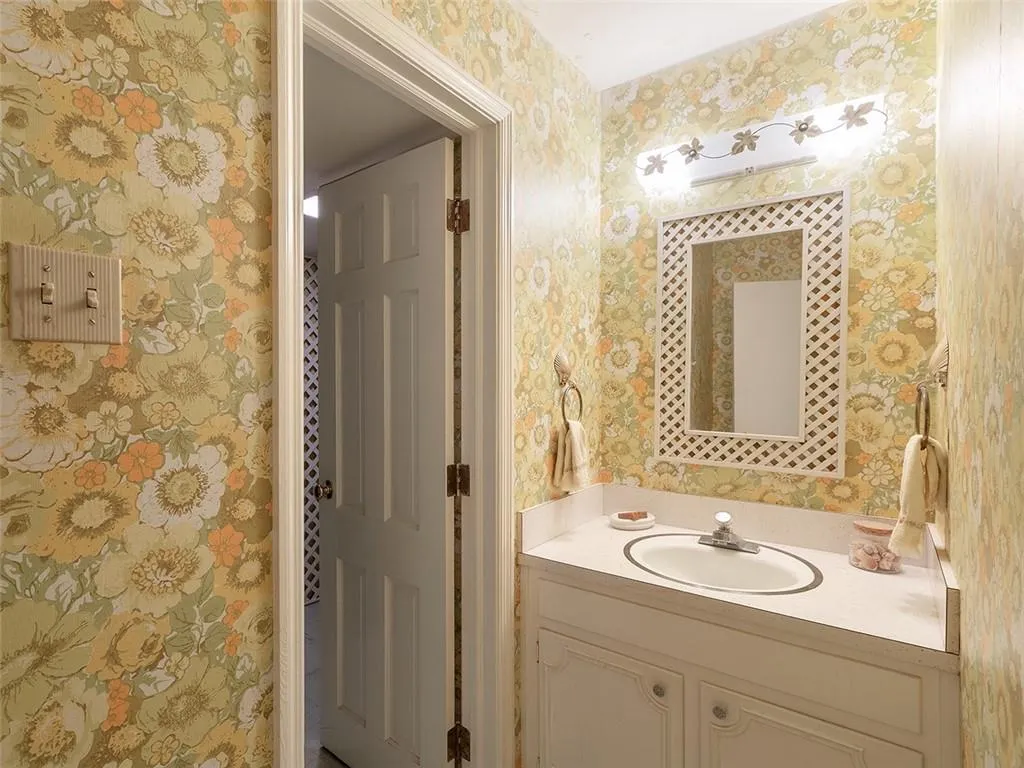 910 Edgewater Trail, Sandy Springs, Georgia 30328, 4 Bedrooms Bedrooms, ,3 BathroomsBathrooms,Residential,Sold,910 Edgewater Trail,6869060 910 Edgewater Trail, Sandy Springs, Georgia 30328, 4 Bedrooms Bedrooms, ,3 BathroomsBathrooms,Residential,Sold,910 Edgewater Trail,6869060