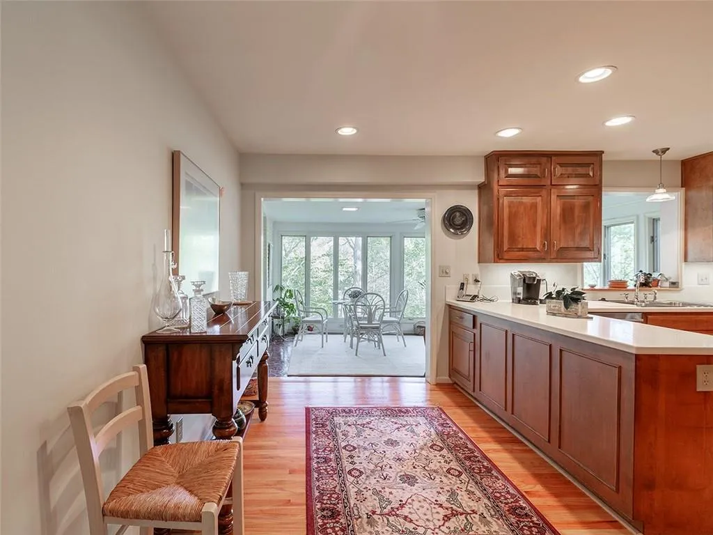 910 Edgewater Trail, Sandy Springs, Georgia 30328, 4 Bedrooms Bedrooms, ,3 BathroomsBathrooms,Residential,Sold,910 Edgewater Trail,6869060 910 Edgewater Trail, Sandy Springs, Georgia 30328, 4 Bedrooms Bedrooms, ,3 BathroomsBathrooms,Residential,Sold,910 Edgewater Trail,6869060