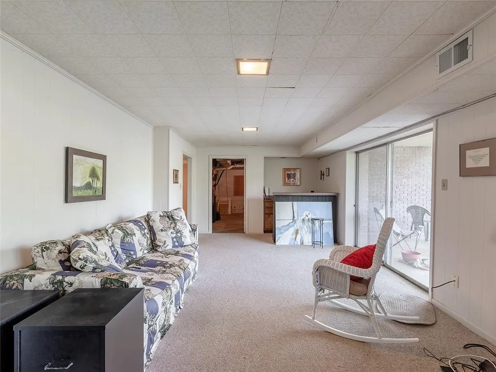 910 Edgewater Trail, Sandy Springs, Georgia 30328, 4 Bedrooms Bedrooms, ,3 BathroomsBathrooms,Residential,Sold,910 Edgewater Trail,6869060 910 Edgewater Trail, Sandy Springs, Georgia 30328, 4 Bedrooms Bedrooms, ,3 BathroomsBathrooms,Residential,Sold,910 Edgewater Trail,6869060