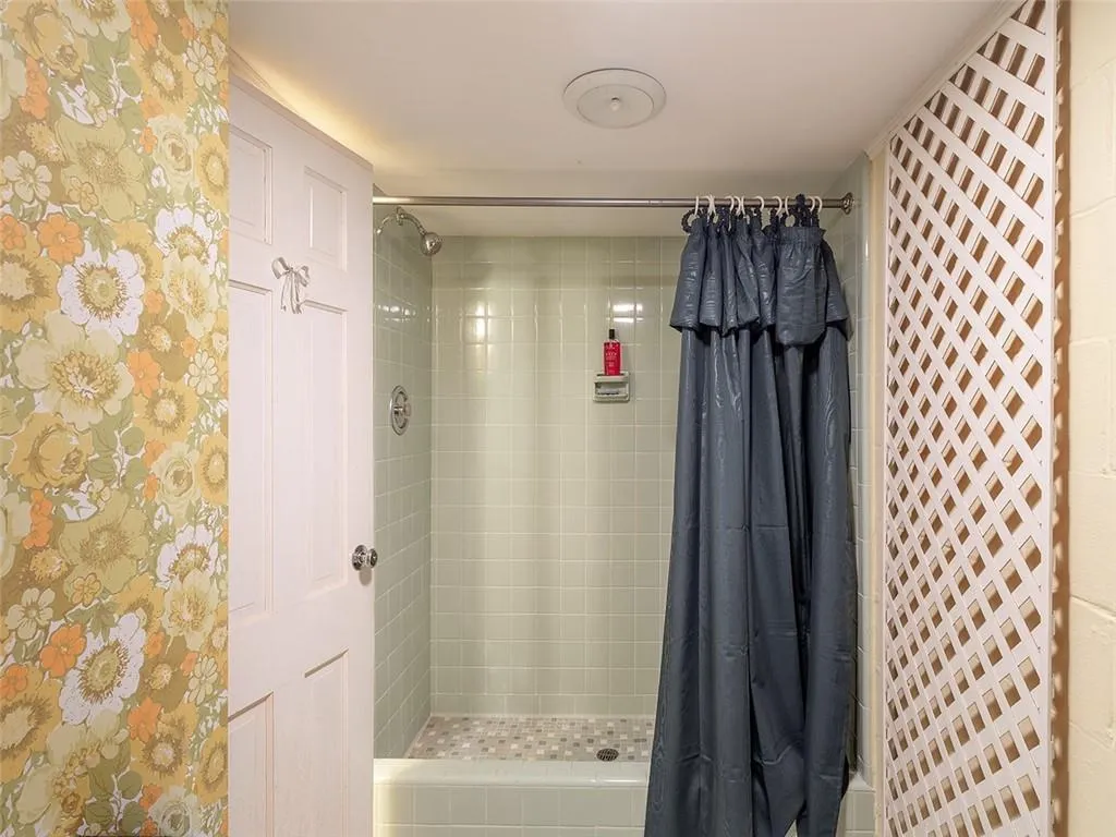 910 Edgewater Trail, Sandy Springs, Georgia 30328, 4 Bedrooms Bedrooms, ,3 BathroomsBathrooms,Residential,Sold,910 Edgewater Trail,6869060 910 Edgewater Trail, Sandy Springs, Georgia 30328, 4 Bedrooms Bedrooms, ,3 BathroomsBathrooms,Residential,Sold,910 Edgewater Trail,6869060