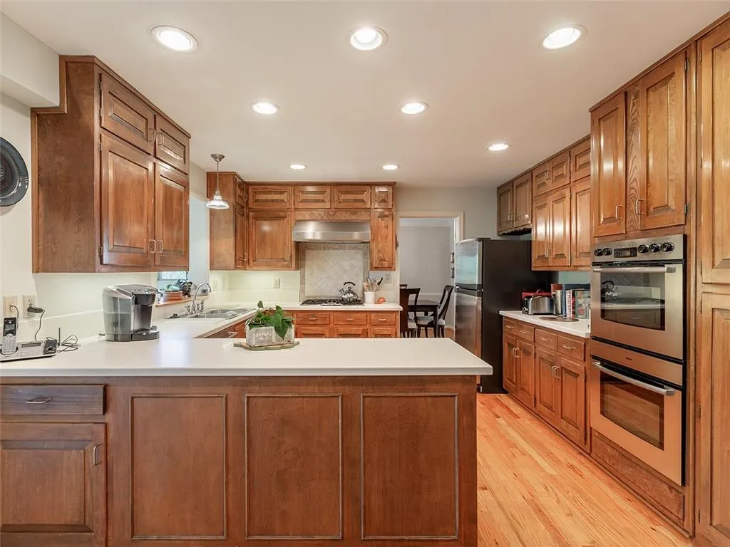 910 Edgewater Trail, Sandy Springs, Georgia 30328, 4 Bedrooms Bedrooms, ,3 BathroomsBathrooms,Residential,Sold,910 Edgewater Trail,6869060 910 Edgewater Trail, Sandy Springs, Georgia 30328, 4 Bedrooms Bedrooms, ,3 BathroomsBathrooms,Residential,Sold,910 Edgewater Trail,6869060