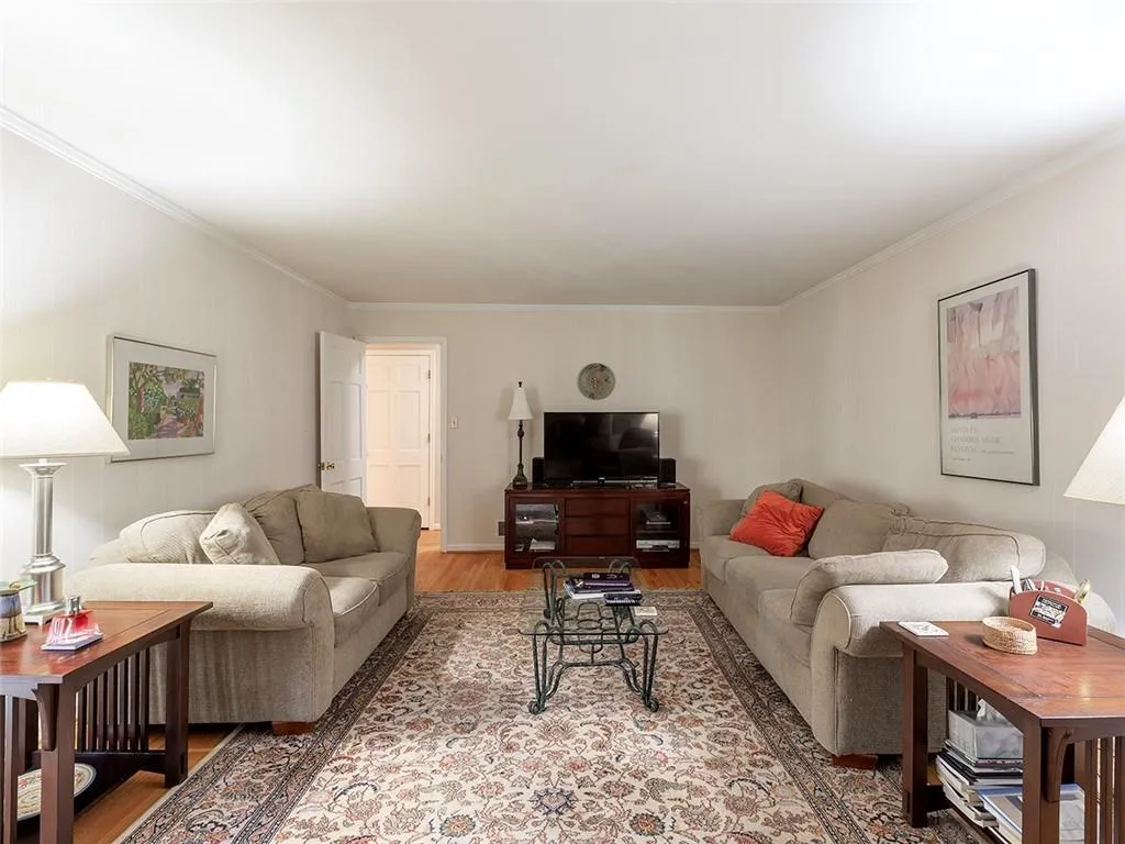 910 Edgewater Trail, Sandy Springs, Georgia 30328, 4 Bedrooms Bedrooms, ,3 BathroomsBathrooms,Residential,Sold,910 Edgewater Trail,6869060 910 Edgewater Trail, Sandy Springs, Georgia 30328, 4 Bedrooms Bedrooms, ,3 BathroomsBathrooms,Residential,Sold,910 Edgewater Trail,6869060