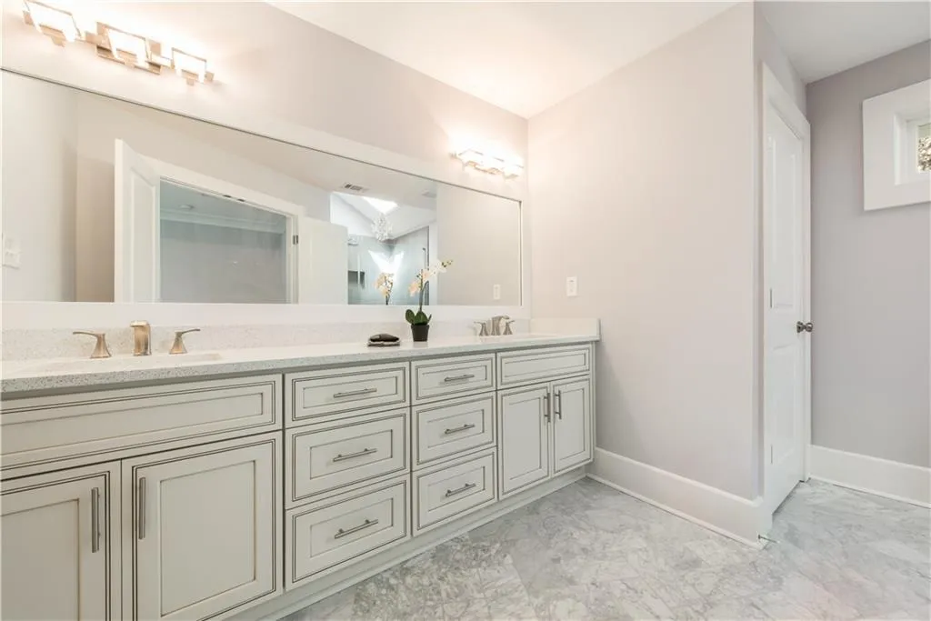 20 Serendipity Way, Sandy Springs, Georgia 30350, 5 Bedrooms Bedrooms, ,4 BathroomsBathrooms,Residential,Sold,20 Serendipity Way,5748034