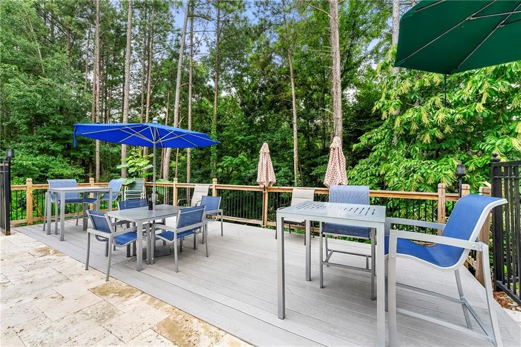 2400 Cumberland Parkway Se Unit 411, Atlanta, Georgia 30339, 2 Bedrooms Bedrooms, ,1 BathroomBathrooms,Residential,For Sale,2400 Cumberland Parkway Se Unit 411,7619612