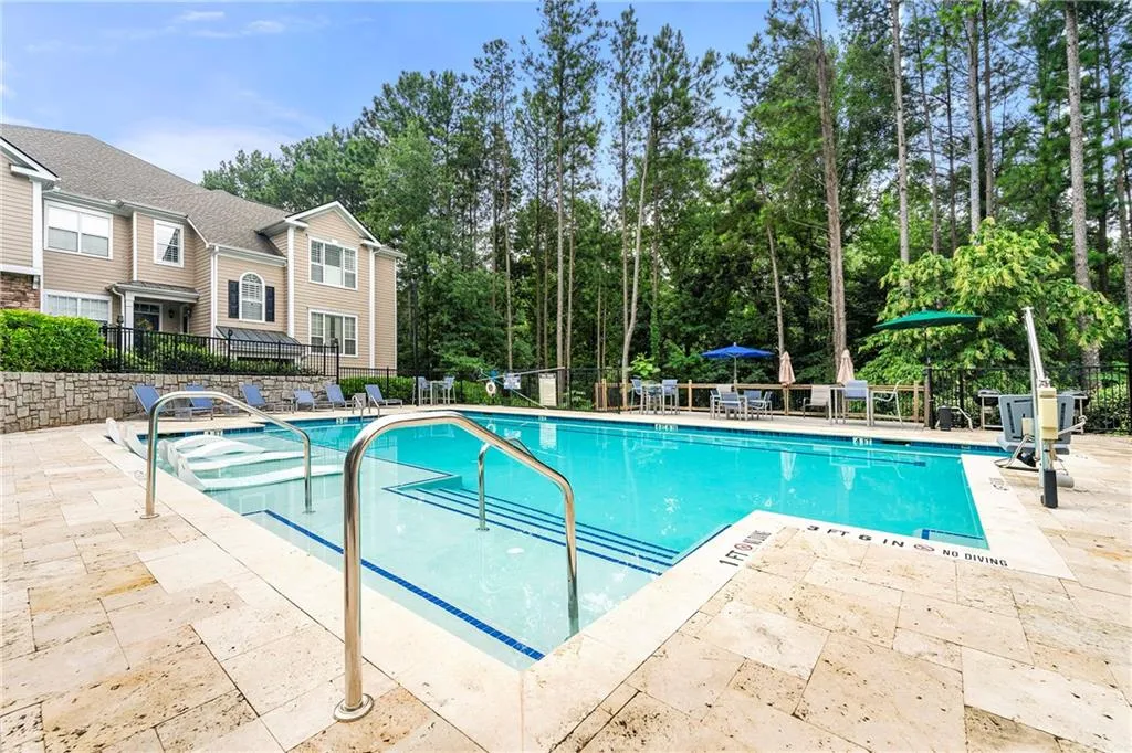 2400 Cumberland Parkway Se Unit 411, Atlanta, Georgia 30339, 2 Bedrooms Bedrooms, ,1 BathroomBathrooms,Residential,For Sale,2400 Cumberland Parkway Se Unit 411,7619612
