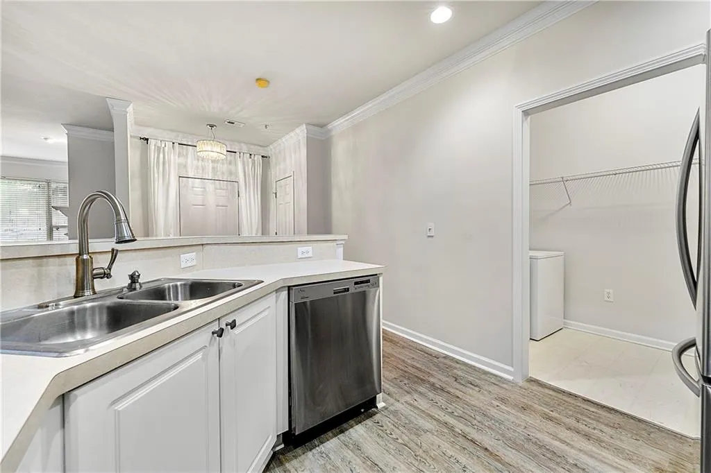 2400 Cumberland Parkway Se Unit 411, Atlanta, Georgia 30339, 2 Bedrooms Bedrooms, ,1 BathroomBathrooms,Residential,For Sale,2400 Cumberland Parkway Se Unit 411,7619612