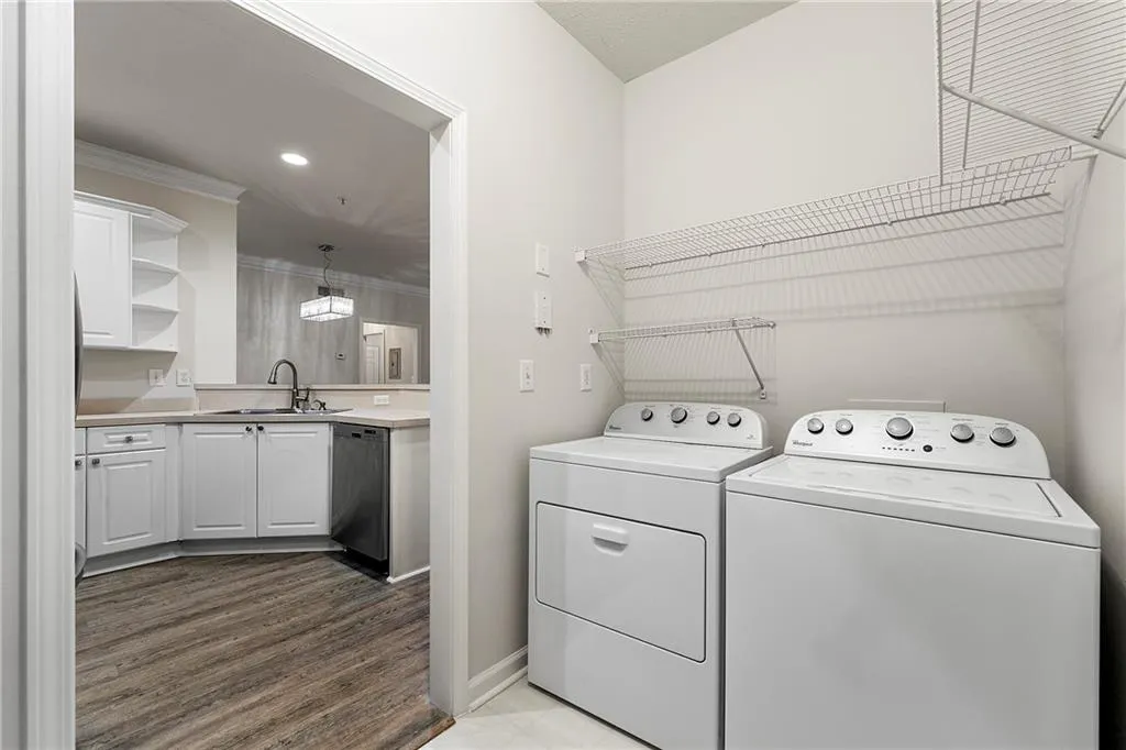 2400 Cumberland Parkway Se Unit 411, Atlanta, Georgia 30339, 2 Bedrooms Bedrooms, ,1 BathroomBathrooms,Residential,For Sale,2400 Cumberland Parkway Se Unit 411,7619612
