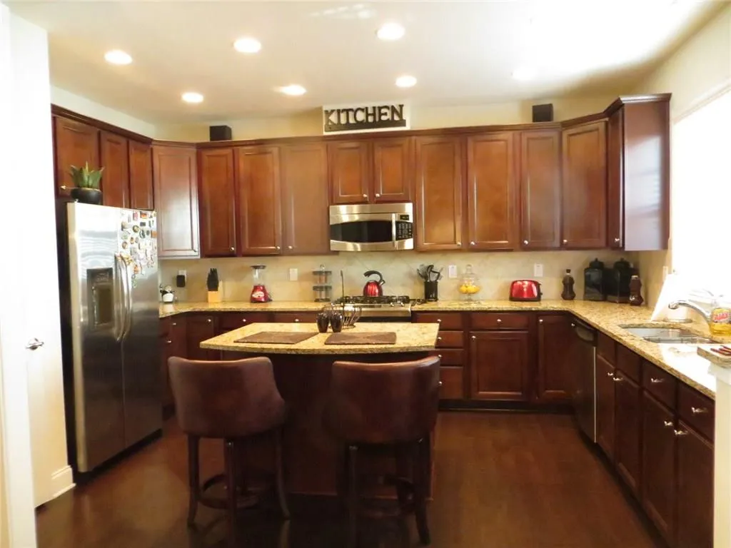 4917 Greylock Walk Unit 21, Atlanta, Georgia 30339, 4 Bedrooms Bedrooms, ,2 BathroomsBathrooms,Residential,Sold,4917 Greylock Walk Unit 21,5674076