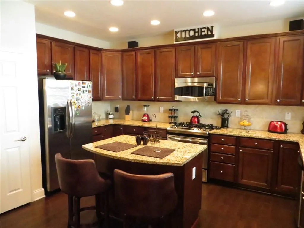 4917 Greylock Walk Unit 21, Atlanta, Georgia 30339, 4 Bedrooms Bedrooms, ,2 BathroomsBathrooms,Residential,Sold,4917 Greylock Walk Unit 21,5674076