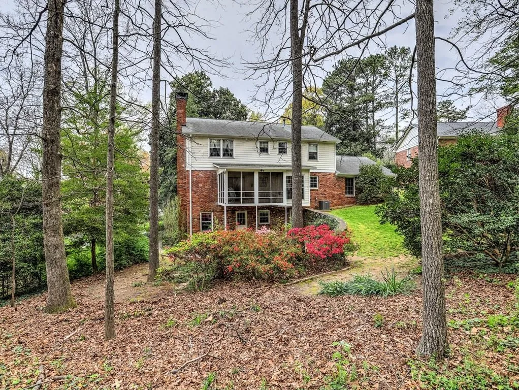 225 Glencourtney Drive, Sandy Springs, Georgia 30328, 4 Bedrooms Bedrooms, ,3 BathroomsBathrooms,Residential,Sold,225 Glencourtney Drive,6530330
