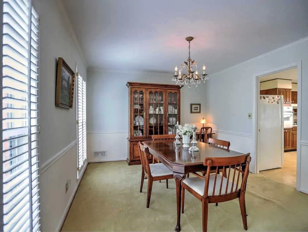225 Glencourtney Drive, Sandy Springs, Georgia 30328, 4 Bedrooms Bedrooms, ,3 BathroomsBathrooms,Residential,Sold,225 Glencourtney Drive,6530330