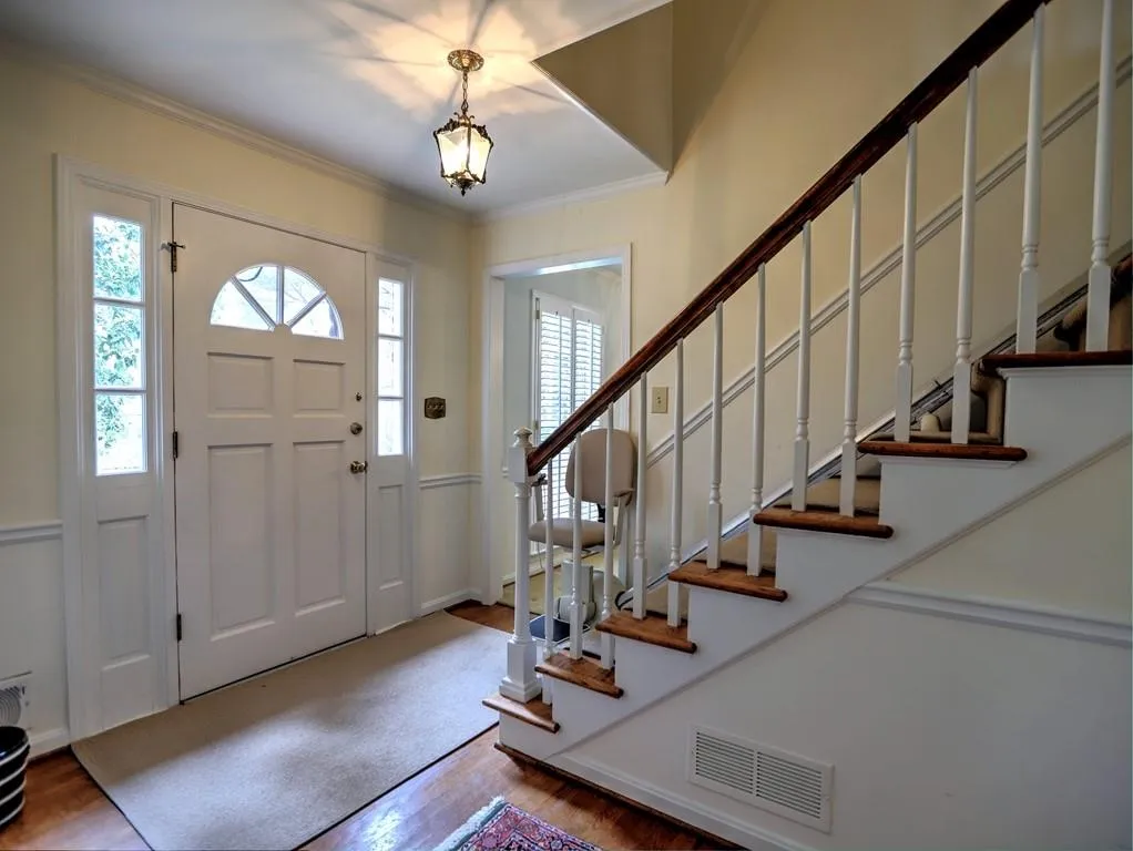 225 Glencourtney Drive, Sandy Springs, Georgia 30328, 4 Bedrooms Bedrooms, ,3 BathroomsBathrooms,Residential,Sold,225 Glencourtney Drive,6530330