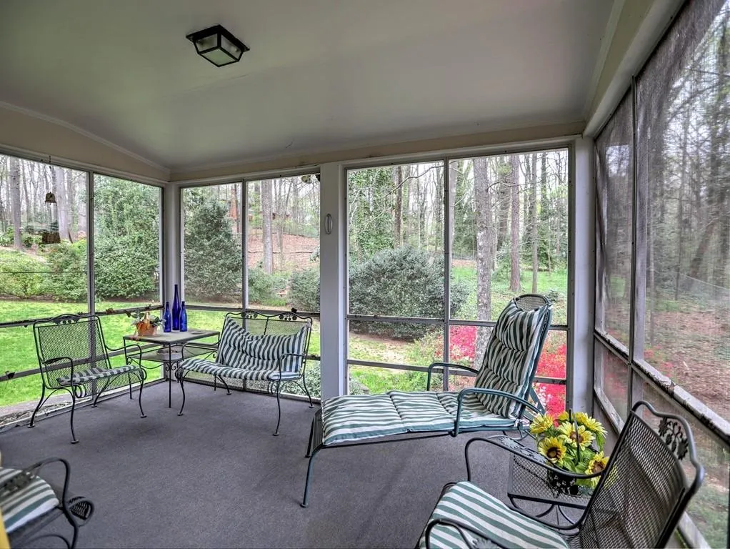 225 Glencourtney Drive, Sandy Springs, Georgia 30328, 4 Bedrooms Bedrooms, ,3 BathroomsBathrooms,Residential,Sold,225 Glencourtney Drive,6530330
