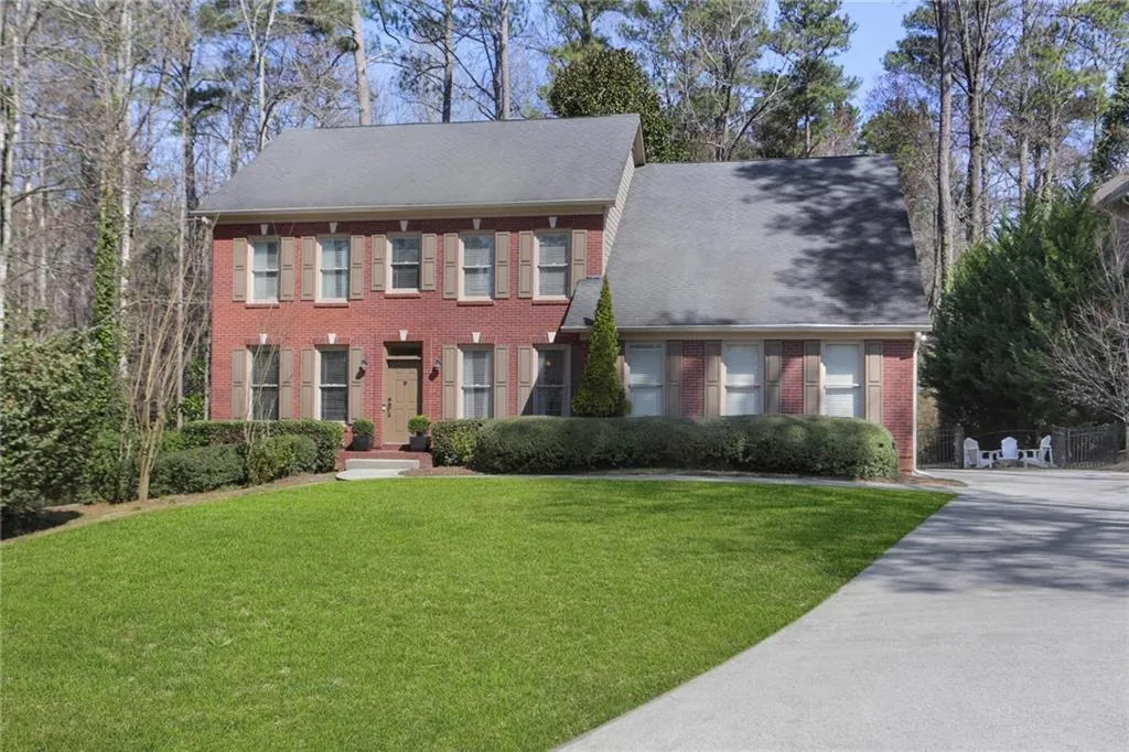 640 W Northway Lane, Atlanta, Georgia 30342, 5 Bedrooms Bedrooms, ,3 BathroomsBathrooms,Residential,Sold,640 W Northway Lane,6852734 640 W Northway Lane, Atlanta, Georgia 30342, 5 Bedrooms Bedrooms, ,3 BathroomsBathrooms,Residential,Sold,640 W Northway Lane,6852734