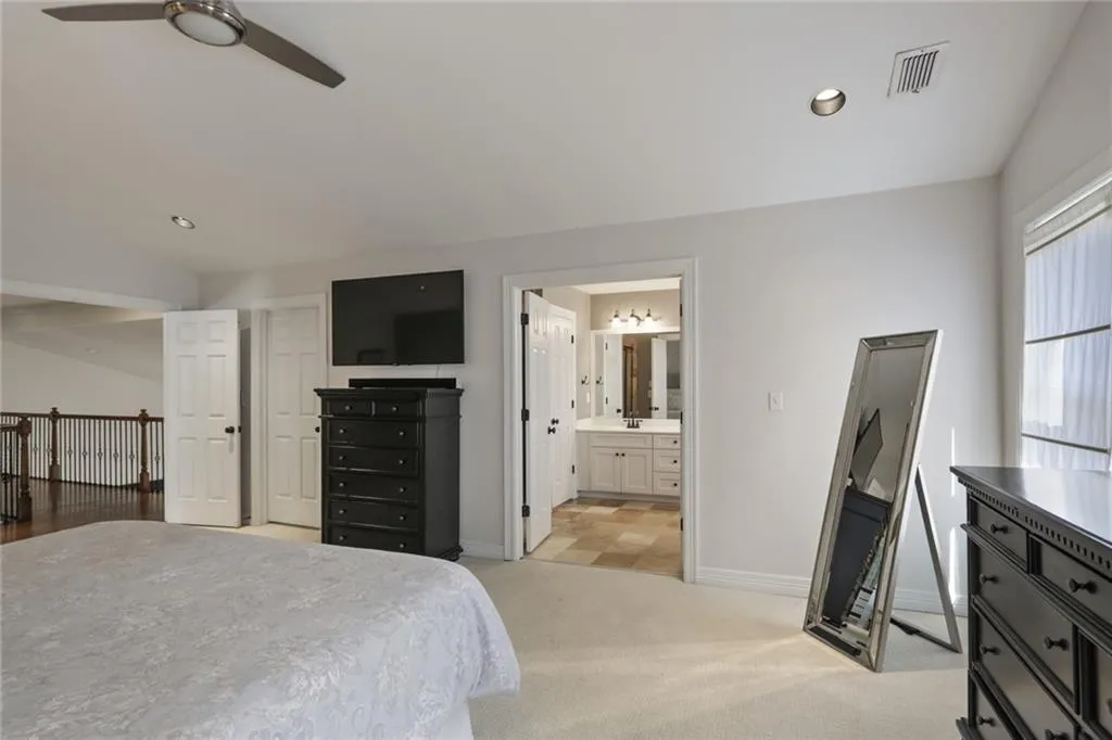 640 W Northway Lane, Atlanta, Georgia 30342, 5 Bedrooms Bedrooms, ,3 BathroomsBathrooms,Residential,Sold,640 W Northway Lane,6852734