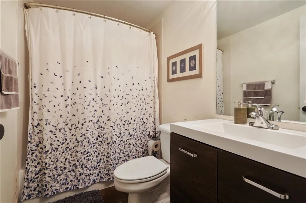 640 W Northway Lane, Atlanta, Georgia 30342, 5 Bedrooms Bedrooms, ,3 BathroomsBathrooms,Residential,Sold,640 W Northway Lane,6852734