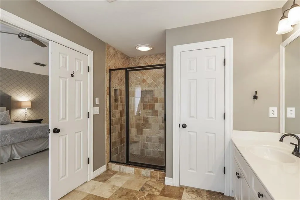 640 W Northway Lane, Atlanta, Georgia 30342, 5 Bedrooms Bedrooms, ,3 BathroomsBathrooms,Residential,Sold,640 W Northway Lane,6852734