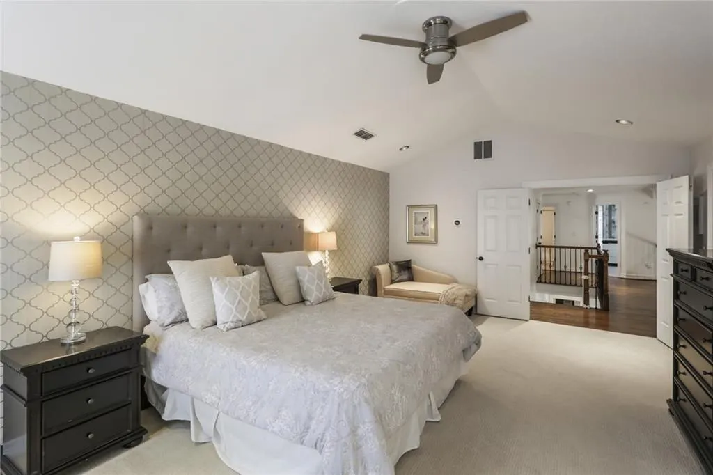 640 W Northway Lane, Atlanta, Georgia 30342, 5 Bedrooms Bedrooms, ,3 BathroomsBathrooms,Residential,Sold,640 W Northway Lane,6852734