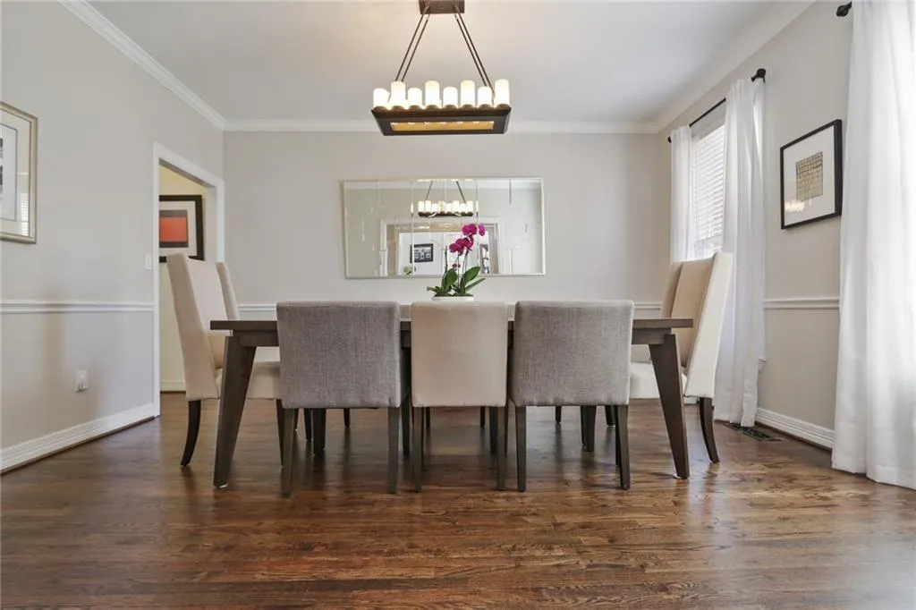 640 W Northway Lane, Atlanta, Georgia 30342, 5 Bedrooms Bedrooms, ,3 BathroomsBathrooms,Residential,Sold,640 W Northway Lane,6852734