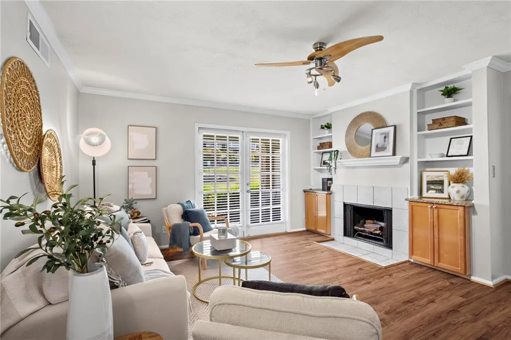 1150 Collier Road Nw Unit E3, Atlanta, Georgia 30318, 2 Bedrooms Bedrooms, ,2 BathroomsBathrooms,Residential,Sold,1150 Collier Road Nw Unit E3,7563674