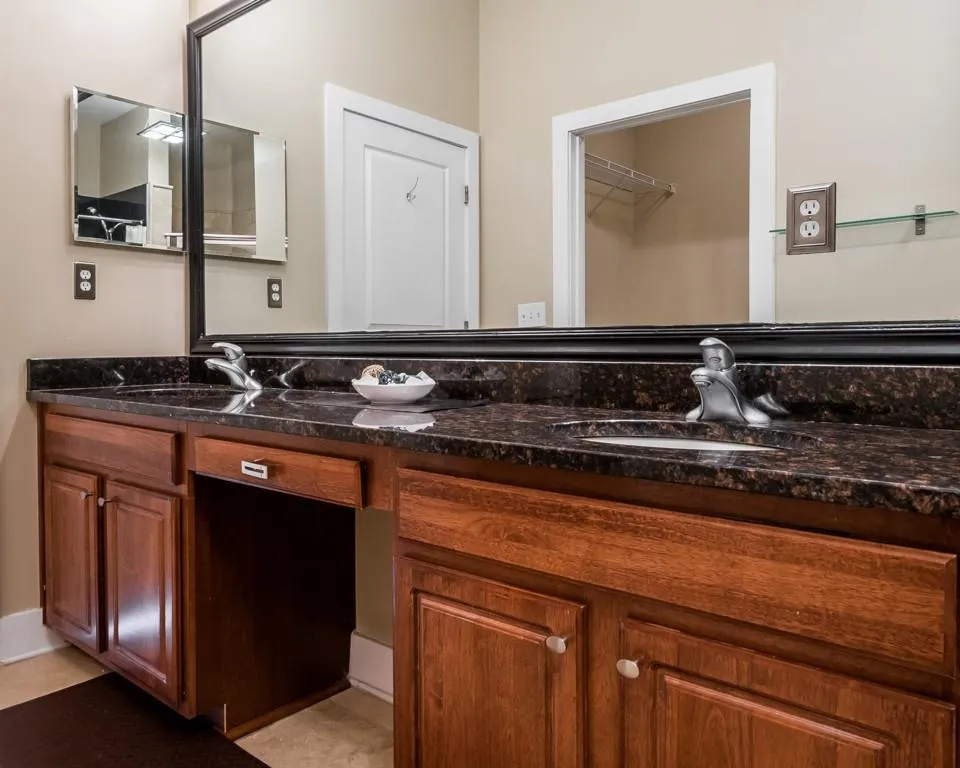 799 Hammond Drive Ne Unit 429, Sandy Springs, Georgia 30328, 2 Bedrooms Bedrooms, ,2 BathroomsBathrooms,Residential,Sold,799 Hammond Drive Ne Unit 429,5661814