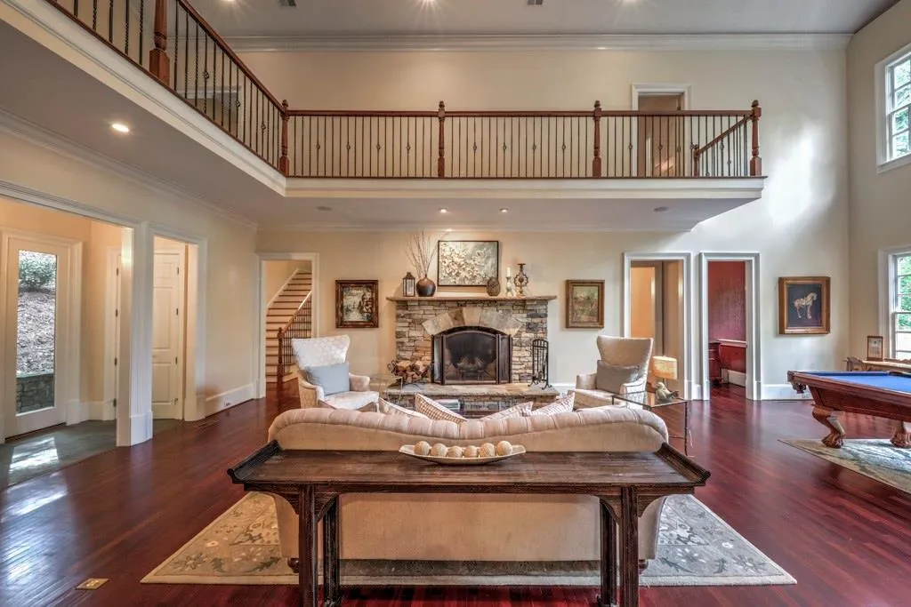 4956 Powers Ferry Road, Atlanta, Georgia 30327, 5 Bedrooms Bedrooms, ,4 BathroomsBathrooms,Residential,Sold,4956 Powers Ferry Road,6073313