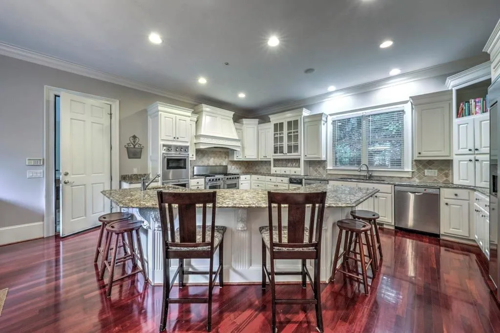 4956 Powers Ferry Road, Atlanta, Georgia 30327, 5 Bedrooms Bedrooms, ,4 BathroomsBathrooms,Residential,Sold,4956 Powers Ferry Road,6073313