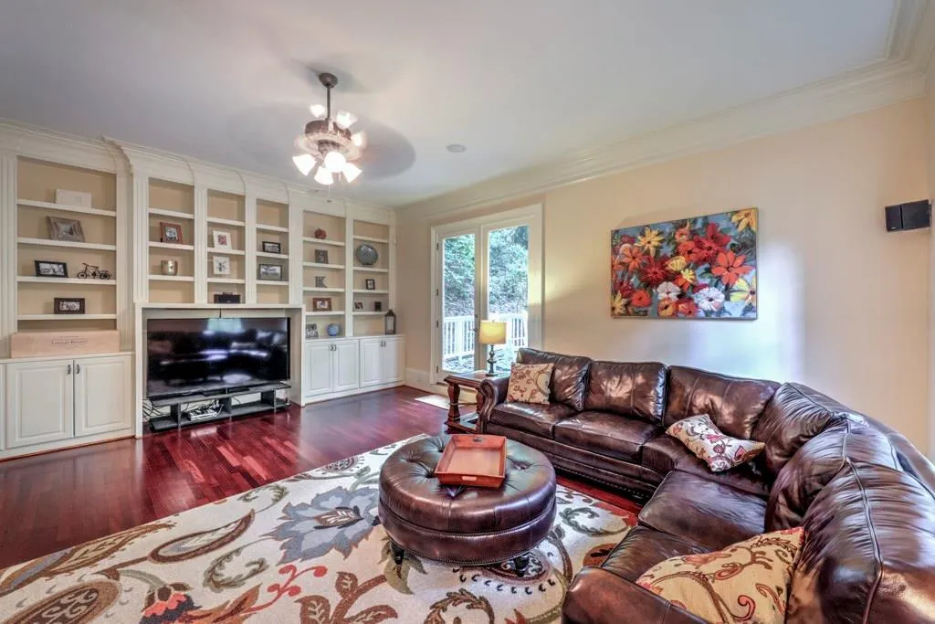 4956 Powers Ferry Road, Atlanta, Georgia 30327, 5 Bedrooms Bedrooms, ,4 BathroomsBathrooms,Residential,Sold,4956 Powers Ferry Road,6073313