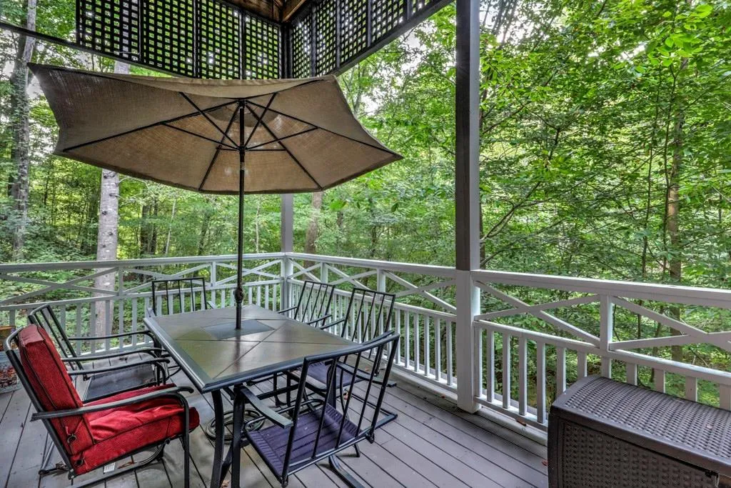 4956 Powers Ferry Road, Atlanta, Georgia 30327, 5 Bedrooms Bedrooms, ,4 BathroomsBathrooms,Residential,Sold,4956 Powers Ferry Road,6073313