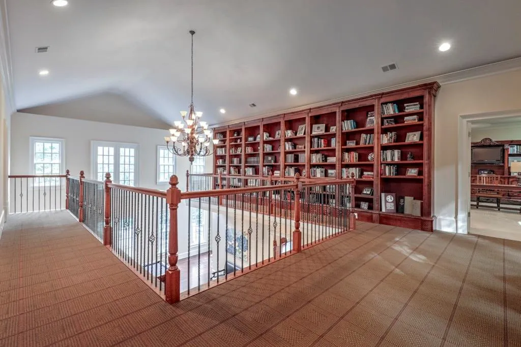 4956 Powers Ferry Road, Atlanta, Georgia 30327, 5 Bedrooms Bedrooms, ,4 BathroomsBathrooms,Residential,Sold,4956 Powers Ferry Road,6073313