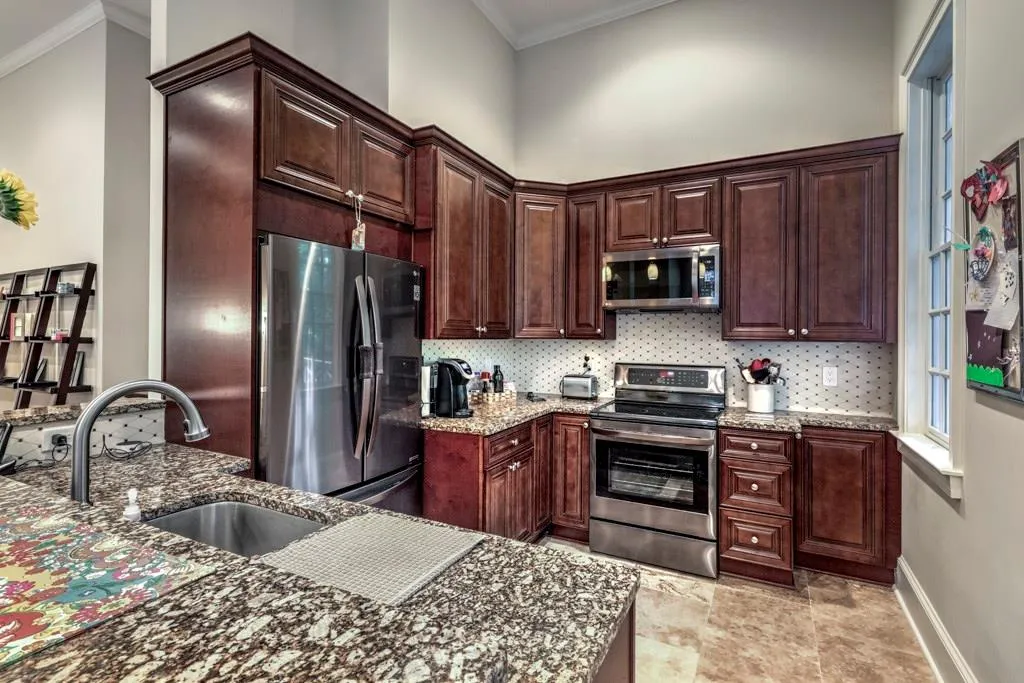 4956 Powers Ferry Road, Atlanta, Georgia 30327, 5 Bedrooms Bedrooms, ,4 BathroomsBathrooms,Residential,Sold,4956 Powers Ferry Road,6073313