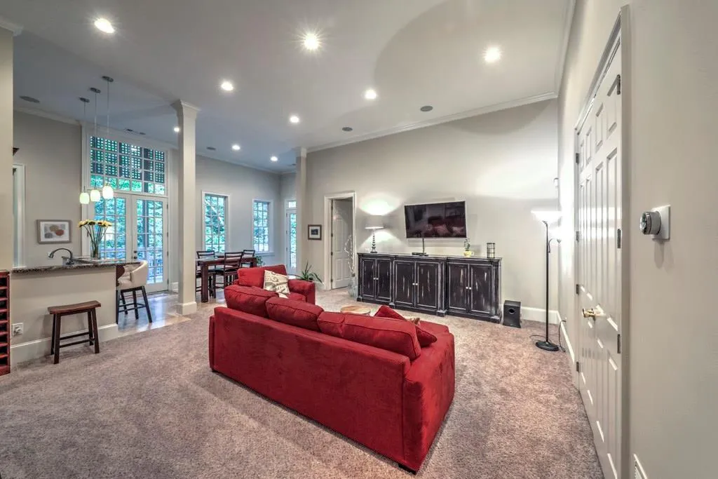 4956 Powers Ferry Road, Atlanta, Georgia 30327, 5 Bedrooms Bedrooms, ,4 BathroomsBathrooms,Residential,Sold,4956 Powers Ferry Road,6073313