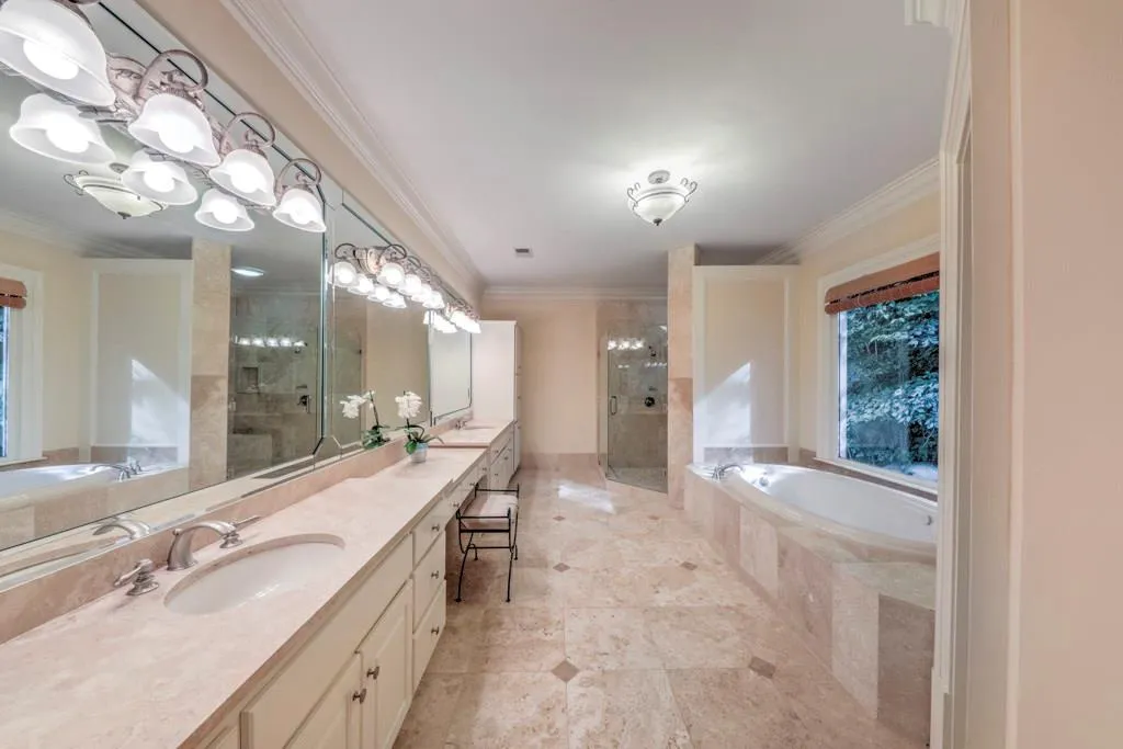 4956 Powers Ferry Road, Atlanta, Georgia 30327, 5 Bedrooms Bedrooms, ,4 BathroomsBathrooms,Residential,Sold,4956 Powers Ferry Road,6073313