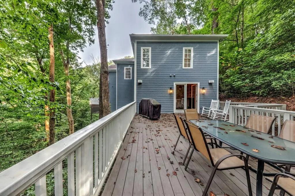 4956 Powers Ferry Road, Atlanta, Georgia 30327, 5 Bedrooms Bedrooms, ,4 BathroomsBathrooms,Residential,Sold,4956 Powers Ferry Road,6073313