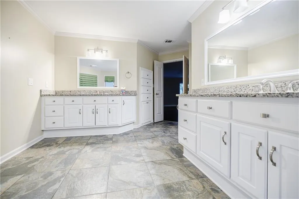 5490 Powers Overlook Court, Atlanta, Georgia 30327, 5 Bedrooms Bedrooms, ,3 BathroomsBathrooms,Residential,Sold,5490 Powers Overlook Court,7505932