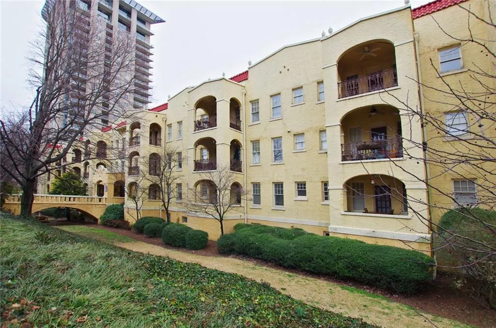 2855 Peachtree Road Ne Unit 115, Atlanta, Georgia 30305, 2 Bedrooms Bedrooms, ,2 BathroomsBathrooms,Residential,Sold,2855 Peachtree Road Ne Unit 115,5964517