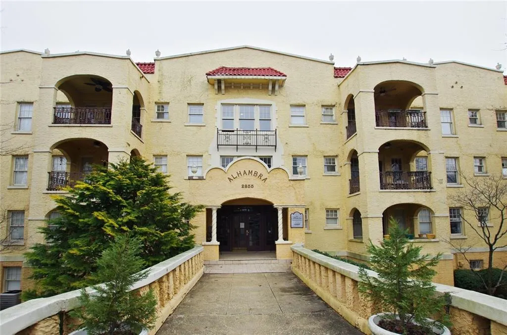 2855 Peachtree Road Ne Unit 115, Atlanta, Georgia 30305, 2 Bedrooms Bedrooms, ,2 BathroomsBathrooms,Residential,Sold,2855 Peachtree Road Ne Unit 115,5964517