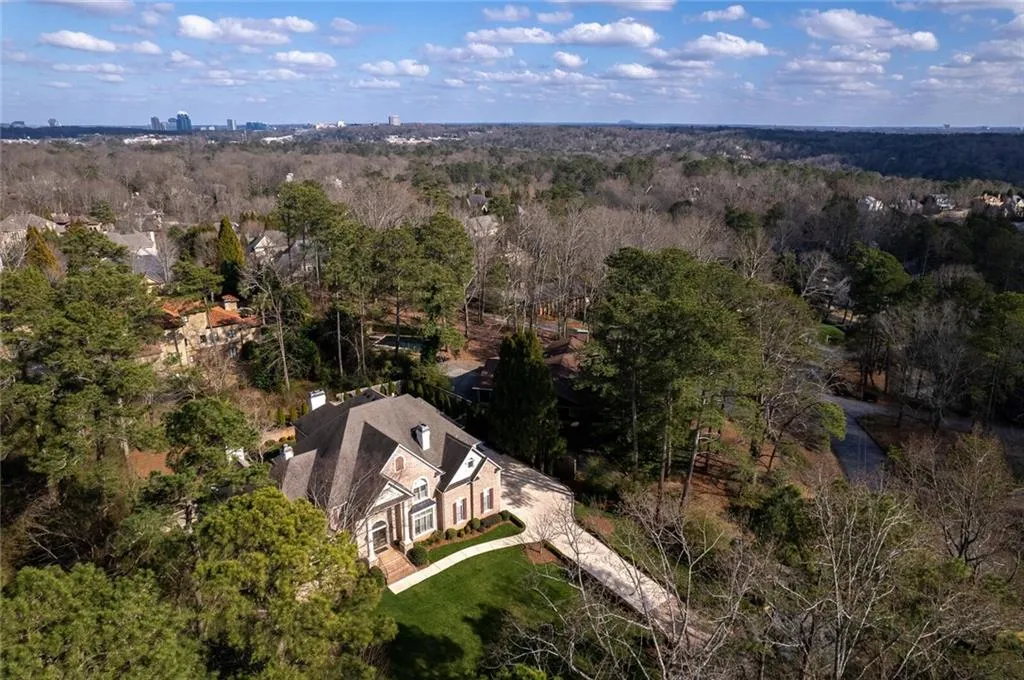 5645 Whitner Drive, Atlanta, Georgia 30327, 6 Bedrooms Bedrooms, ,7 BathroomsBathrooms,Residential,Sold,5645 Whitner Drive,7008043