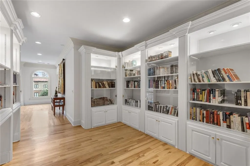 5645 Whitner Drive, Atlanta, Georgia 30327, 6 Bedrooms Bedrooms, ,7 BathroomsBathrooms,Residential,Sold,5645 Whitner Drive,7008043